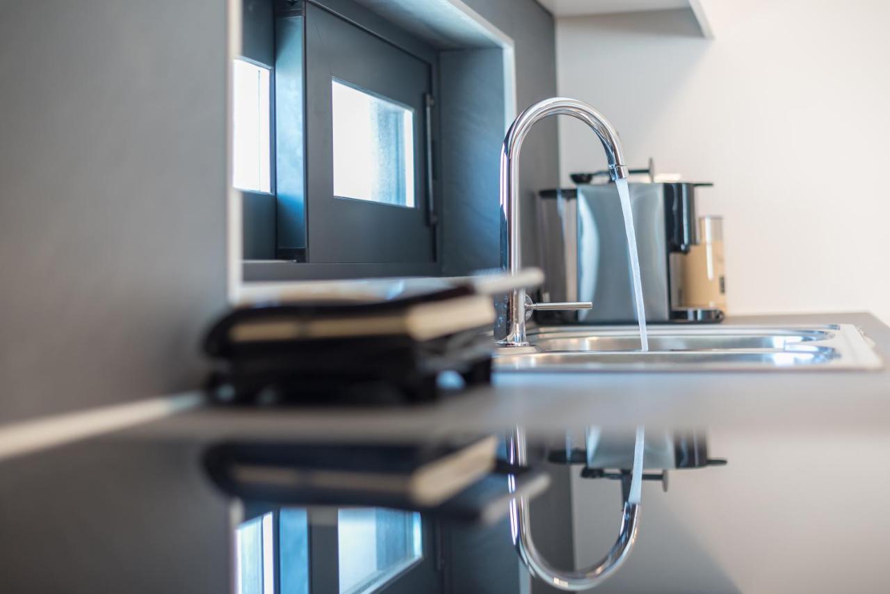 Newly Renovated Apt In The Heart Of Kerameikos アテネ エクステリア 写真