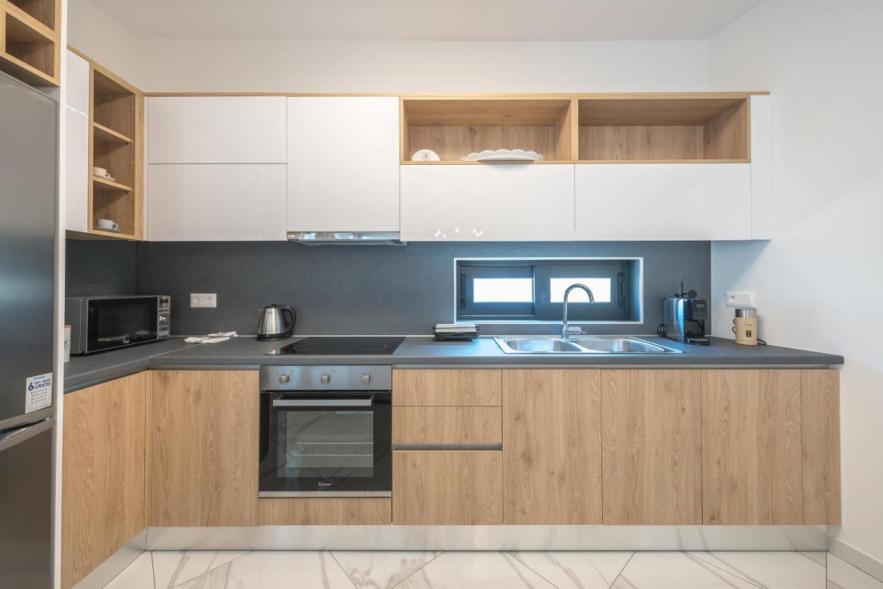 Newly Renovated Apt In The Heart Of Kerameikos アテネ エクステリア 写真