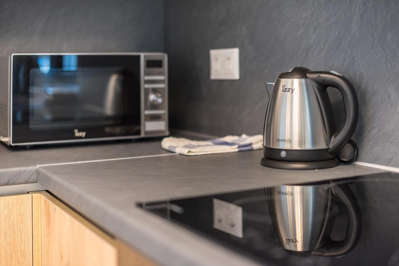 Newly Renovated Apt In The Heart Of Kerameikos アテネ エクステリア 写真
