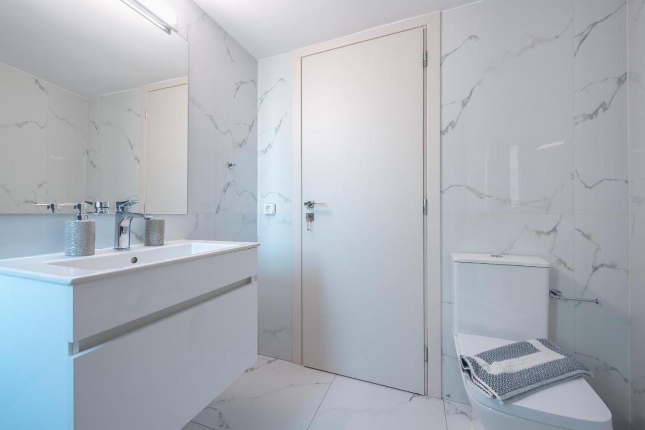 Newly Renovated Apt In The Heart Of Kerameikos アテネ エクステリア 写真