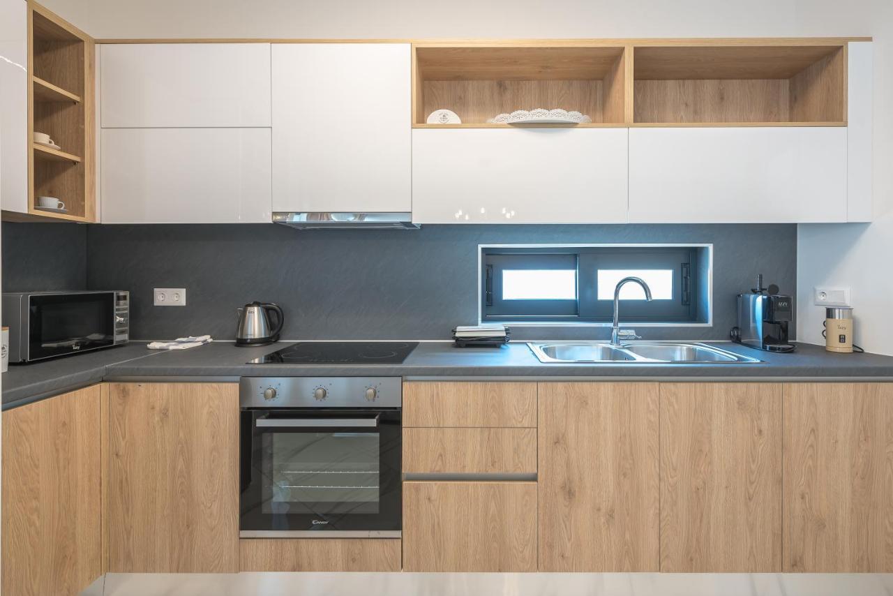Newly Renovated Apt In The Heart Of Kerameikos アテネ エクステリア 写真